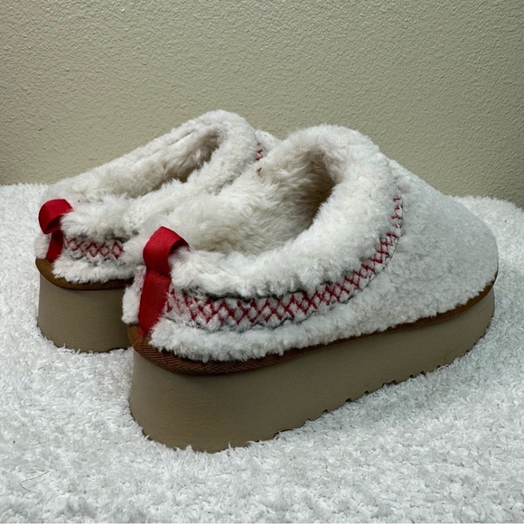 Sherpa Teddy Cream Platform Slippers Clogs EUC - Picture 3 of 11